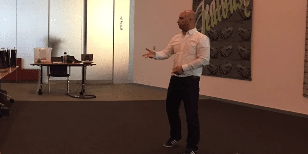 JB-Academy Praktische NLP-opleidingen voor persoonlijke en professionele groei 1 Joost Baelemans, trainer van de NLP-opleidingen bij JB-Academy